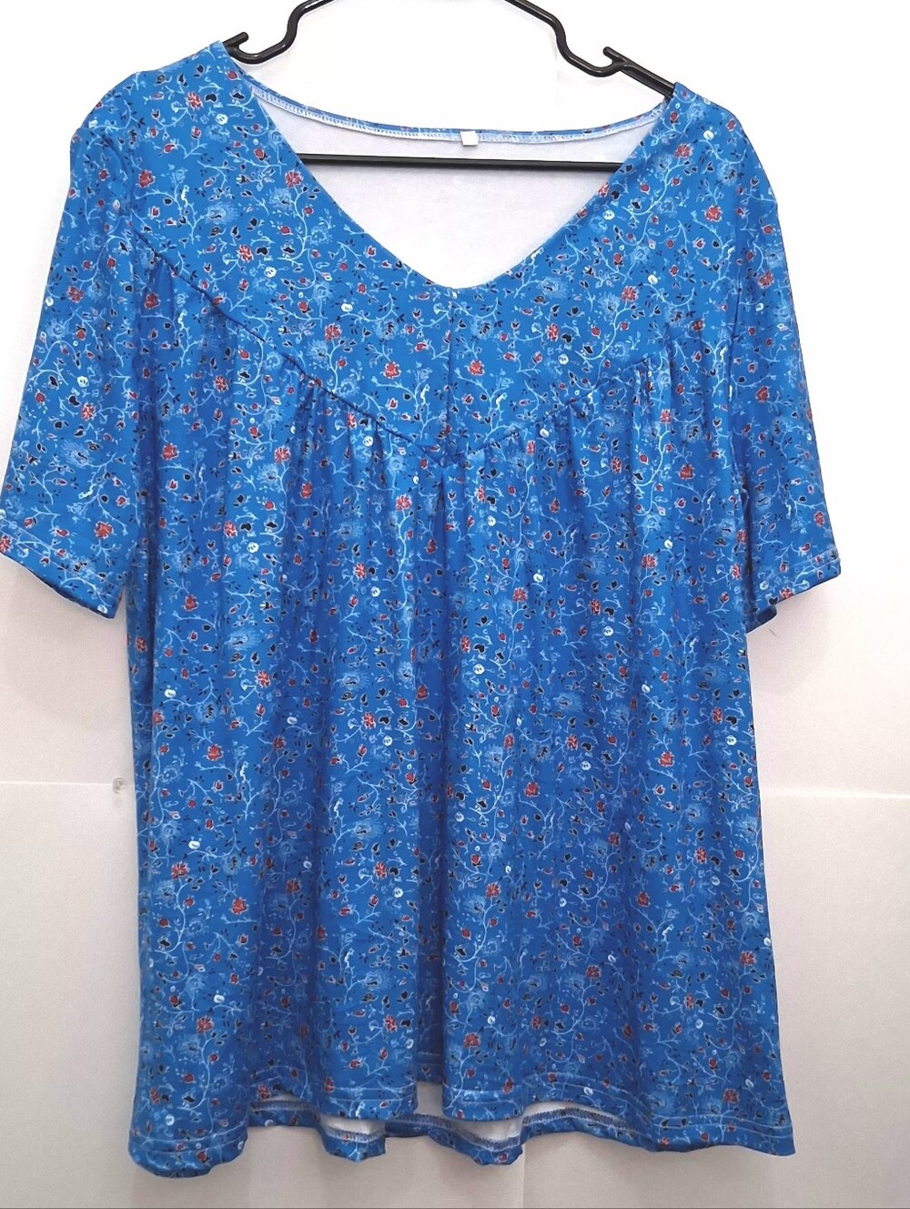 Blue Floral V-Neck Short Sleeve Women’s Tee Size Fit